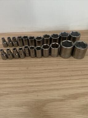 Set of 22 CRAFTSMAN Sockets 3/8 inch Drive SAE 4 MM - 19 MM & 5/32” - 13/16”